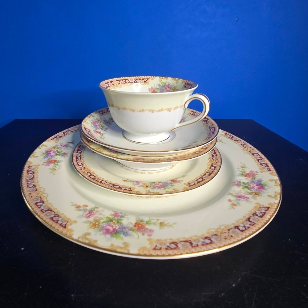 Vintage Fine‎ China Dinnerware Set 5pc Cream Burgundy Floral Gold Trim Excellent